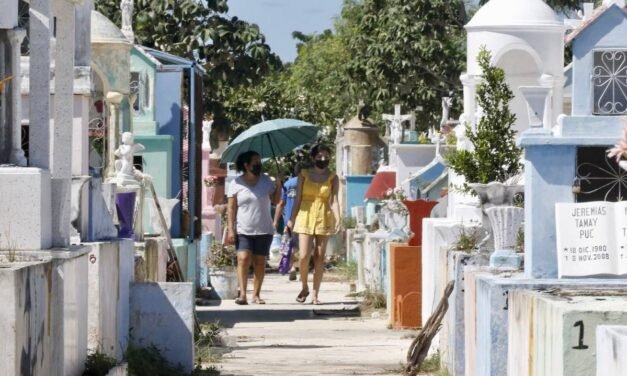 Llenos camposantos de Mérida y sus comisarías