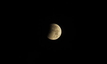 Eclipse del 19 de noviembre ‘anuncia’ paso de un cometa; ambos, visibles en Yucatán ¿estás listo?
