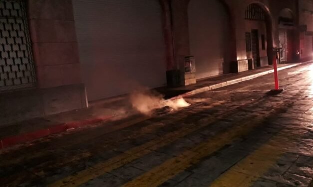 Estalla registro de CFE en centro de Mérida y corta electricidad