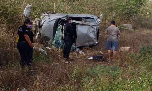 Beisbolista grave por volcadura en la Mérida-Motul; “cerca de casa”