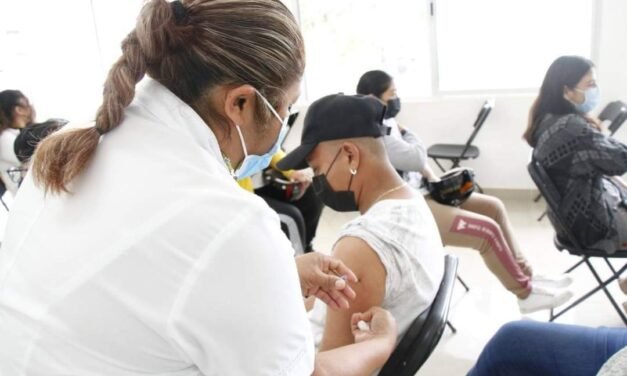 Alza sostenida de contagios; mueren joven de 26 años y abuela de 91