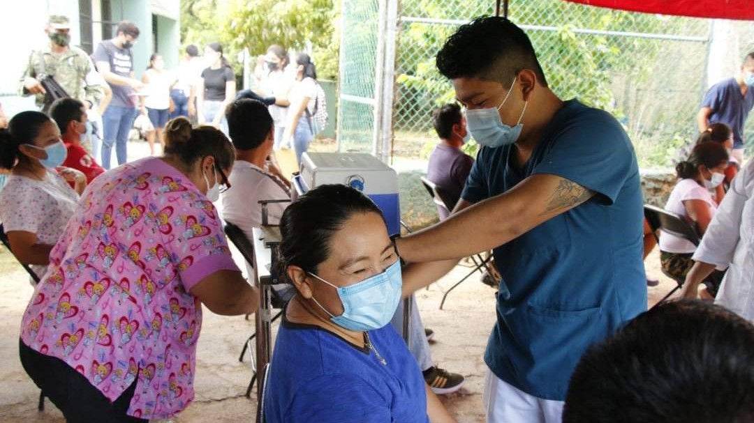 Aceleración en contagios; suben fallecimientos y hospitalizaciones