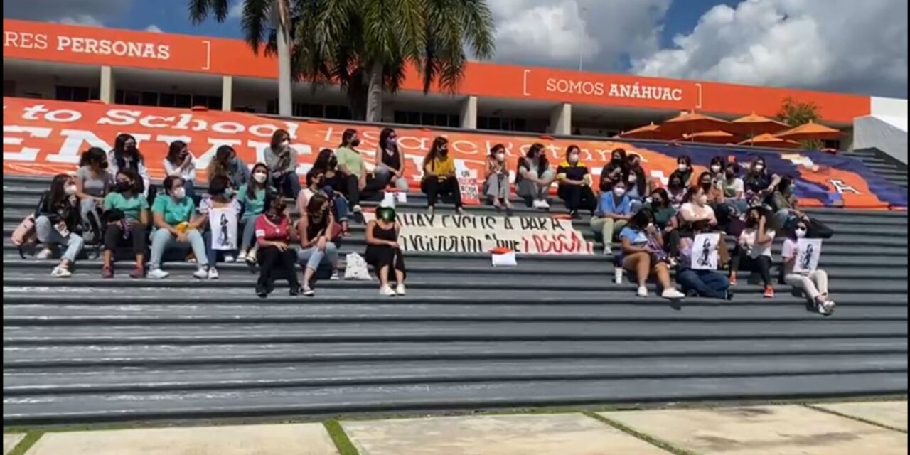 Pasan de la denuncia pública a la protesta en la Anáhuac Mayab