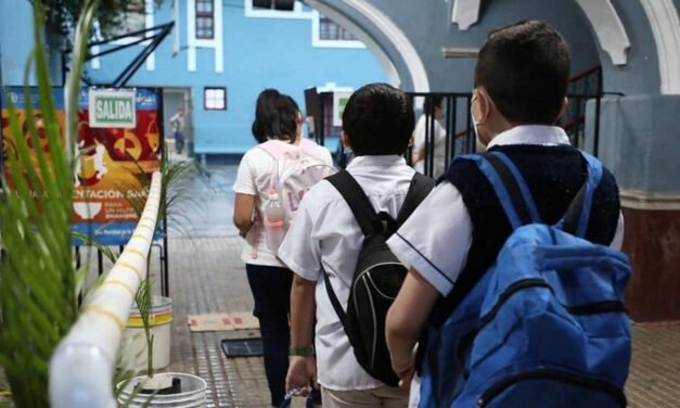 Familias decidirán si alumnos van a presenciales en escuelas
