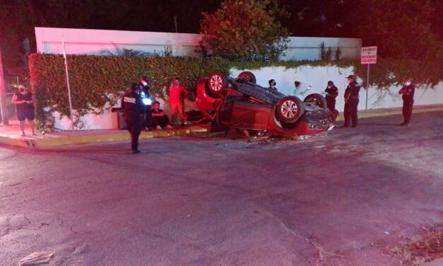 ¡Y los músicos callaron! Se vuelan alto y vuelcan en colonia México