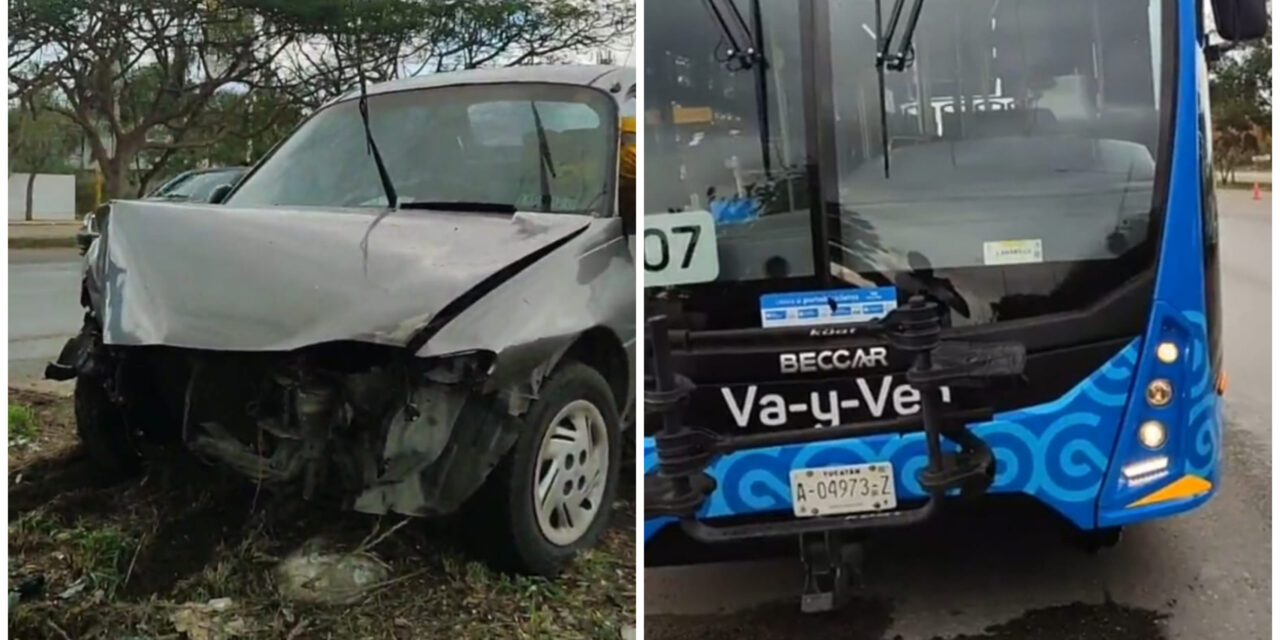 Auto colisiona autobús de “Va y Ven”, huye y choca contra poste