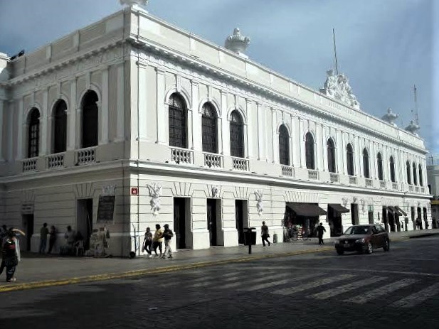 A rescate joya histórica y arquitectónica en plaza grande de Mérida