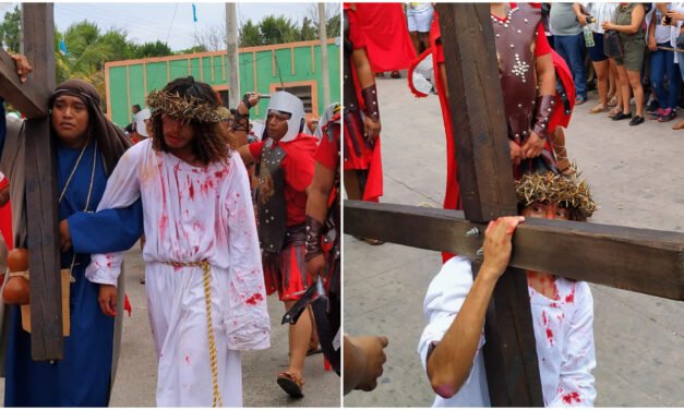 Entre la fe y el temor: Viacrucis viviente en Acanceh, recortado