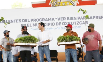 Lentes gratuitos a niñas, niños y adolescentes de Yucatán