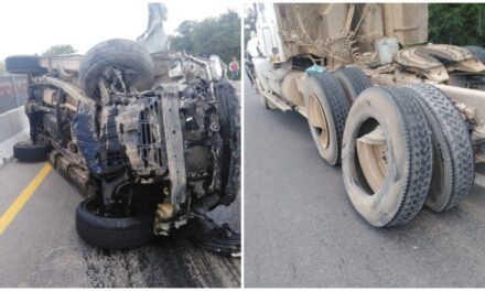 Muere conductor en la Mérida-Cancún al volcar camioneta placas de Nuevo León