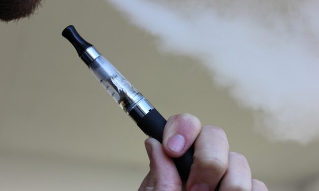 Alerta por uso creciente de vapeadores en niños y adolescentes