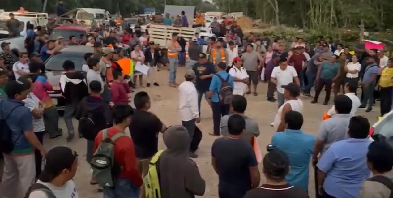 Mayas bloquean accesos de Aeropuerto Tulum, en construcción