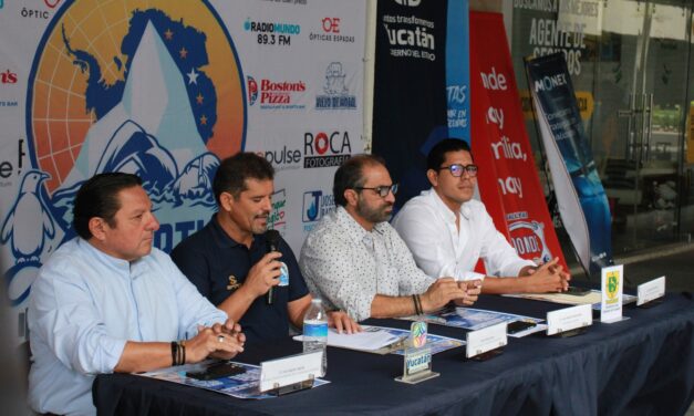 Nadador Carlos Franco Cantón va por un kilómetro en la Antártida