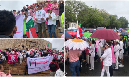 Desafían el “mal tiempo” en Mérida y salen en defensa de la democracia