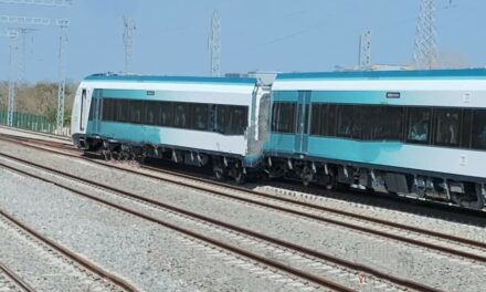 Vagón descarrilado de Tren Maya en Tixkokob afecta a pasaje