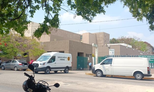Muere enfermero de IMSS en baños de Unidad Médica Alta Especialidad