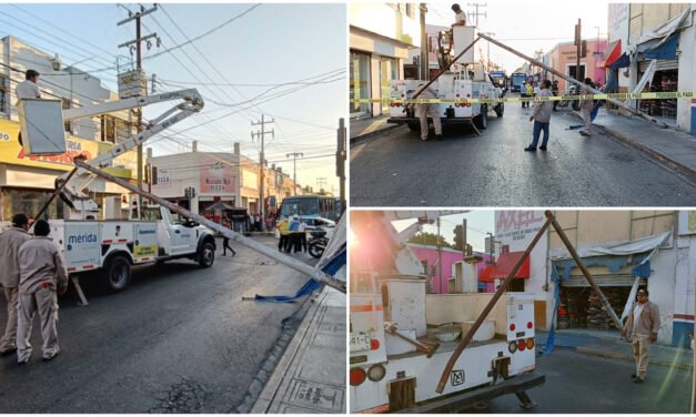 Poste de alumbrado público en centro Mérida cae y golpea a peatón