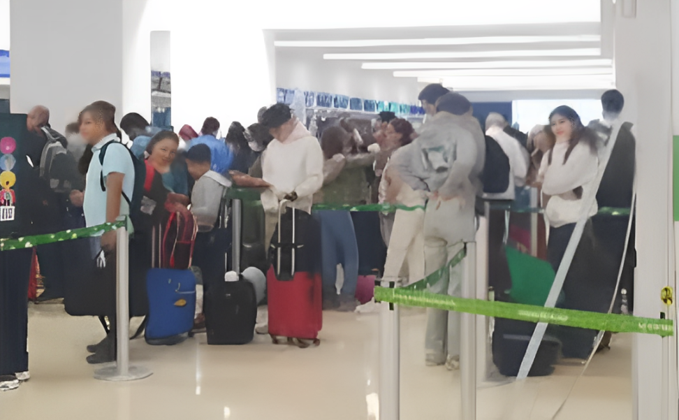 Retrasos y cancelaciones de vuelos en Mérida y Cancún por ‘apagón global’