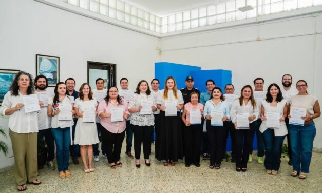 Cecilia y colaboradores, con «4 de 4»