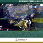 Frente frío débil y onda tropical sobre la península de Yucatán