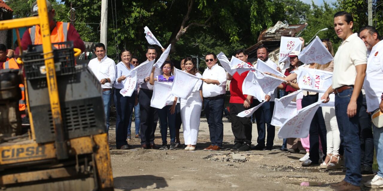 Cecilia y ‘Huacho’ en repavimentación en colonias de Mérida