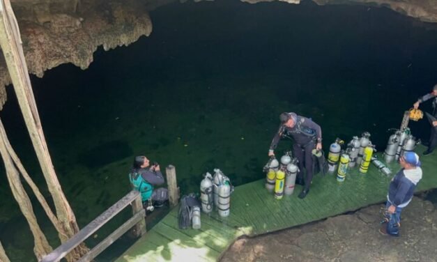 Quedó argentino atrapado a 28 metros de profundidad en cenote de Yucatán