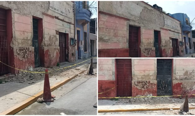 ‘Se descascara’ fachada de casona en centro de Mérida
