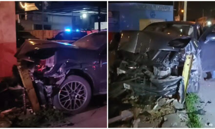 Porsche despedazado en centro de Mérida