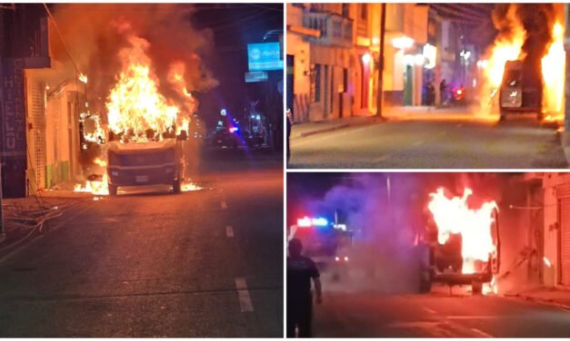 Colectivo de ruta Ticul-Mérida destruida en incendio