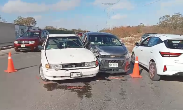 Tomó prestado auto de hija y chocó cerca de #LosHéroes, sin seguro vehicular