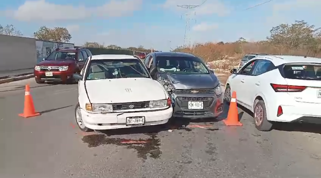 Tomó prestado auto de hija y chocó cerca de #LosHéroes, sin seguro vehicular