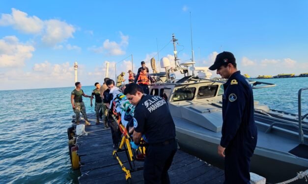 Turista africana se puso mal a bordo de crucero frente a Isla Mujeres