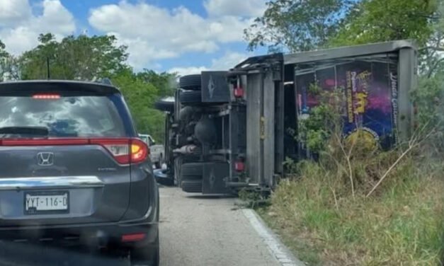 Volcadura trágica de staff de conjunto jaranero en Dzonot Carretero