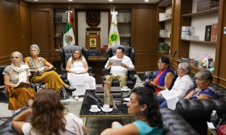 Al fin recibe Huacho a colectivo ‘Frente por los Derechos de las Mujeres’