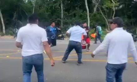 Pelean guías de turistas en afueras de Chichén Itzá; insuficientes plazas