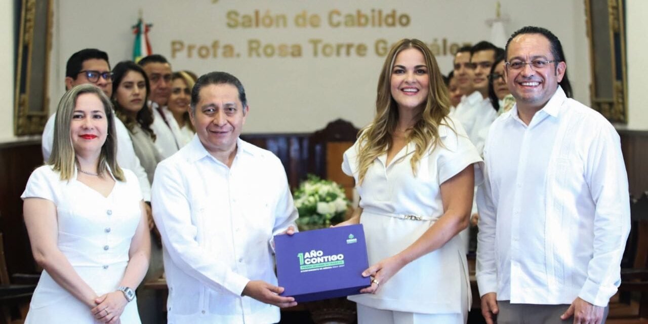 Primer Informe de Gobierno de Cecilia, al Cabildo de Mérida