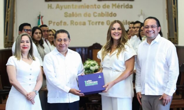 Primer Informe de Gobierno de Cecilia, al Cabildo de Mérida