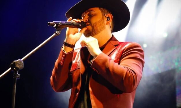 Edén Muñoz, en la Noche del Grito en la Plaza Grande de Mérida