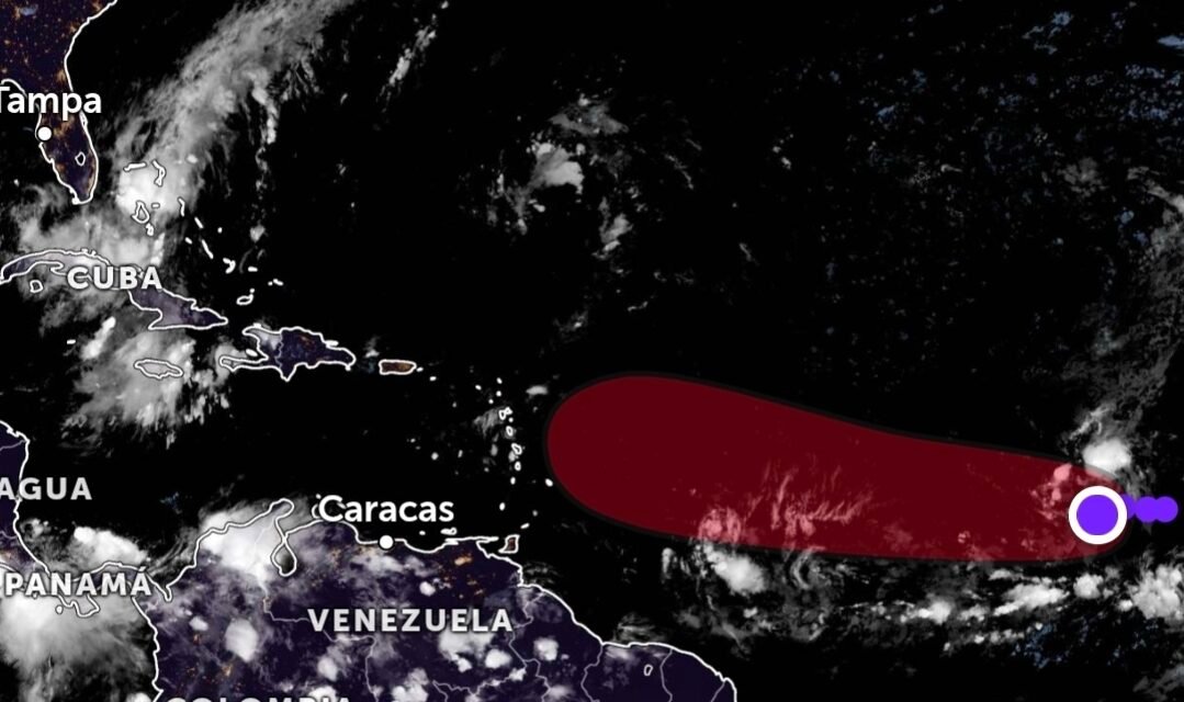 Potencial ciclón en el Atlántico, muy distante de península de Yucatán