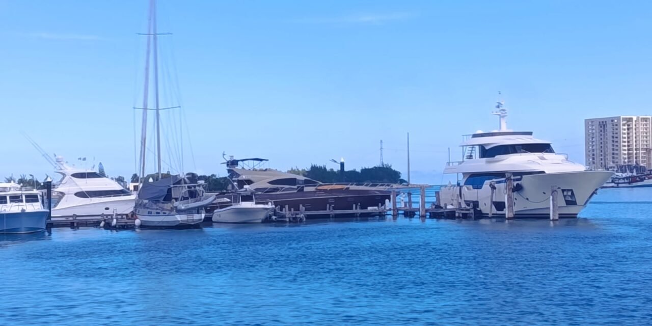 ¿Red de ‘huachicol’ en puerto de abrigo de Yucalpetén?