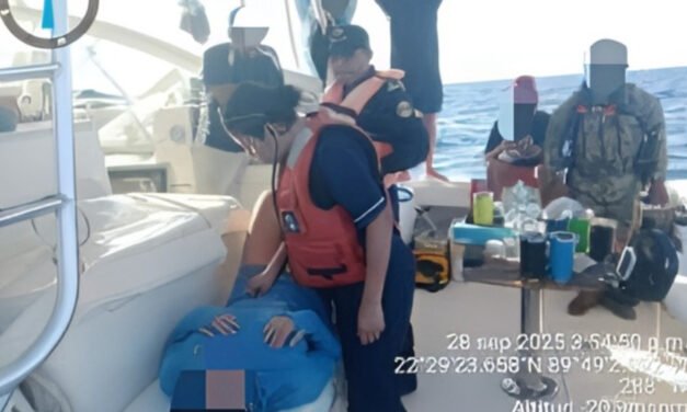 Falla motor de yate en alta mar y una tripulante enferma de infección estomacal