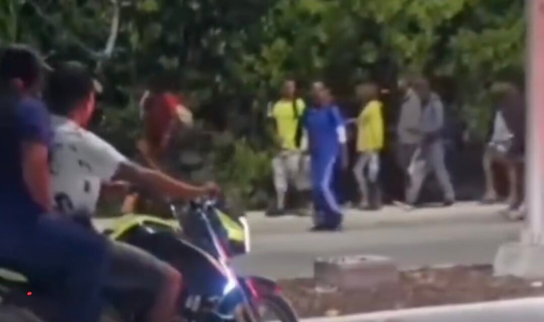 Buscaban ayuda y los detuvieron: 30 cubanos migrantes en Celestún