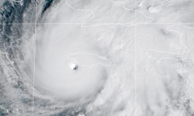 Jamaica, a punto de impacto de ‘Melissa’