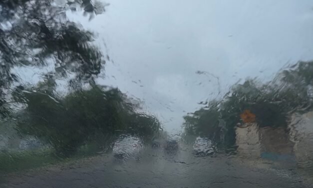 Miércoles lluvioso: choque de sistema frontal y onda tropical