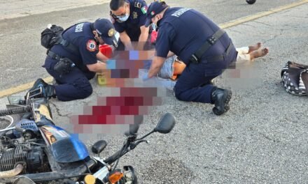 Chocan motociclistas en la Mérida – Motul: uno al borde de la muerte