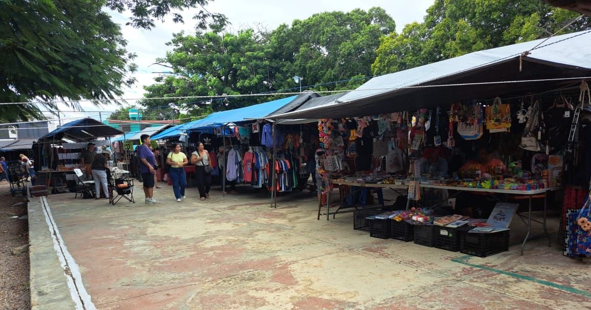 Comercio en vía pública en Mérida impactado por ajuste federal en UMAs