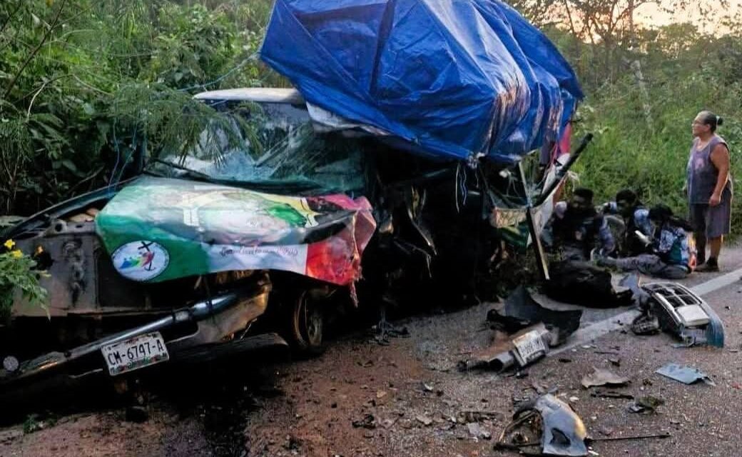Choque de auto con camioneta de peregrinos guadalupanos