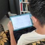 Vacaciones con pantallas: advierten riesgos en niños por uso excesivo de dispositivos