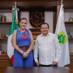Conversan por Mérida