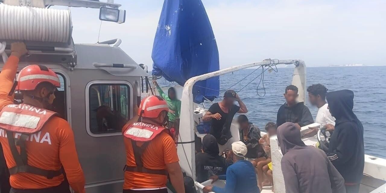 ‘Rescatados’ 16 migrantes, incluidos menores, cerca de puerto Progreso